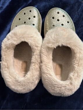 CROCS Metallic Gold Fuzzy Lined Clog Mules
